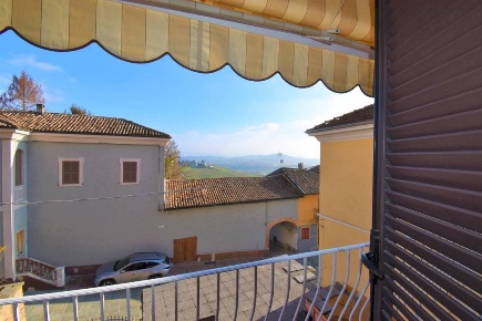 Foto Villa unifamiliare a Castelnuovo Calcea Centro di 141 m² con 7 locali