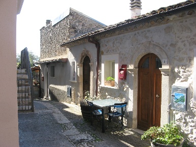 Foto Casa indipendente in Via Emilio Patrizi 10, Roccacasale di 57 m²