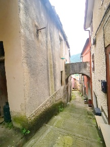 Foto Appartamento in via Draghi, Caravonica Centro di 225 m² con 7 locali