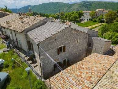 Foto Abitazione tipica in Via De Contra, Santo Stefano di Sessanio