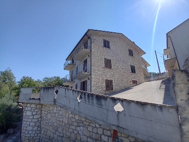 Foto Villa unifamiliare in Via Crognaleto 62, Roccamorice di 626 m²