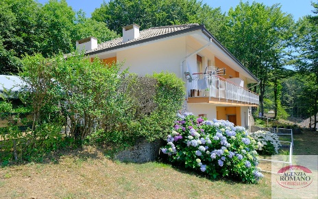 Foto Villa unifamiliare in Via Vassuria 34, Urbe Vara Superiore di 300 m²