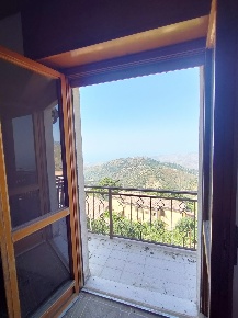 Foto Appartamento in VIA SAN COSTANTINO, Bova di 90 m² con 4 locali