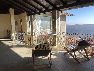 Foto Appartamento in Via Umberto I 20, Colazza di 435 m² con 13 locali