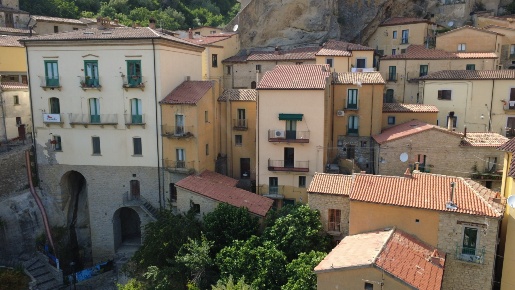 Foto Appartamento in Vico I Ospizio, Castelmezzano di 66 m² con 2 locali