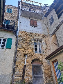 Foto Appartamento in Via Quattro Novembre, Molini di Triora Centro di 95 m²