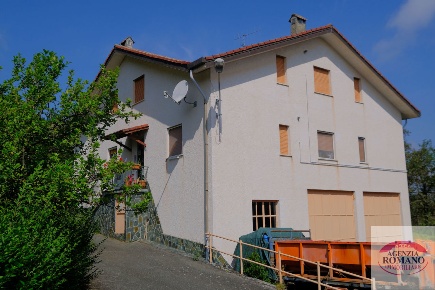 Foto Appartamento a Urbe di 54 m² con 3 locali in vendita