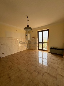 Foto Appartamento in Via Santa Geltrude Comensoli, Rota d'Imagna di 75 m²