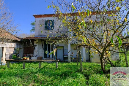 Foto Villa singola in Piazza Anselmi 3, Giusvalla Centro di 185 m²