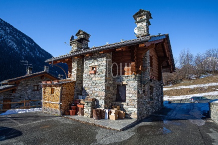 Foto Villa unifamiliare in Rue Col Ranzola, Brusson di 178 m² con 5 locali