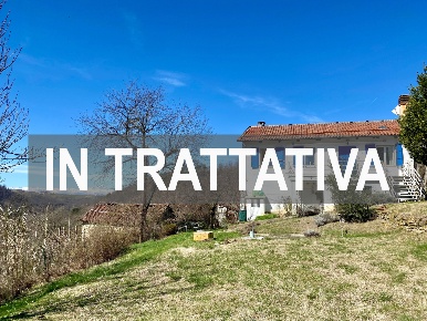Foto Villa singola in Piazza dei Martiri 3, Somano di 200 m² con 5 locali