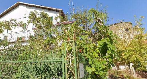 Foto Appartamento in SP215 10, Pareto Centro di 150 m² con 6 locali