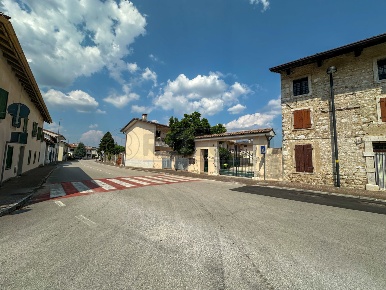Foto Villa a schiera in Via C. Battisti 20, Chiopris-Viscone Viscone
