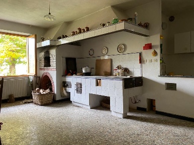 Foto Appartamento a Urbe Acquabianca di 150 m² con 8 locali in vendita