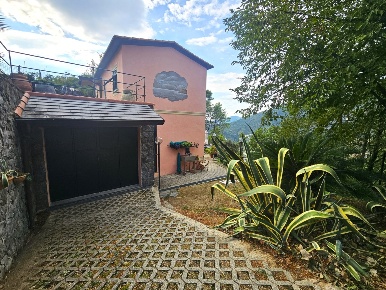 Foto Villa unifamiliare in Via Orlando Grosso 6, Bonassola Centro di 407 m²