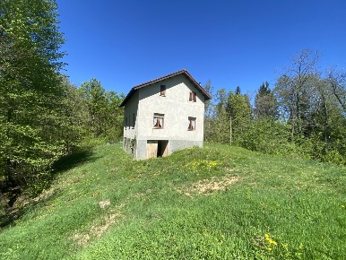 Foto Appartamento in SP49 31, Urbe di 80 m² con 5 locali in vendita