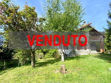 Foto Villa singola in Via Braia 5, Serravalle Langhe di 179 m² con 7 locali