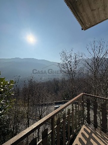Foto Appartamento in Via Santa Geltrude Comensoli, Rota d'Imagna di 75 m²