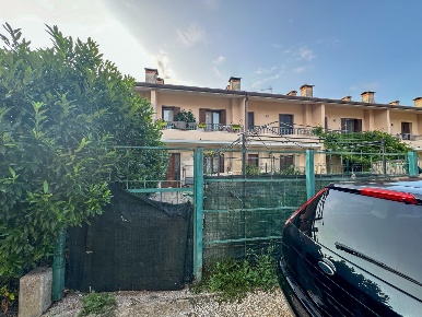 Foto Villa a schiera in Via C. Battisti 20, Chiopris-Viscone Viscone