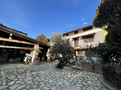 Foto Appartamento in Via San Giuseppe snc, Recetto di 292 m² con 7 locali