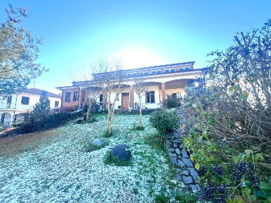 Foto Villa bifamiliare in via pertengo  56, Costanzana di 630 m² in vendita
