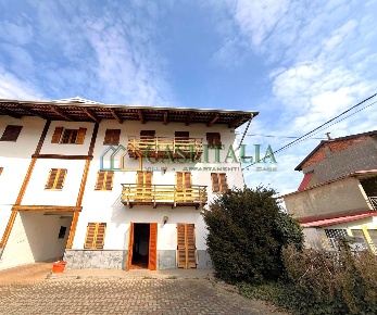Foto Appartamento a Fiorano Canavese di 200 m² con 12 locali in vendita