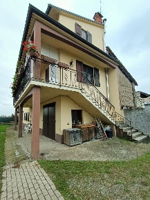 Foto Villa singola in campagna, Monticelli Pavese di 350 m² con 6 locali