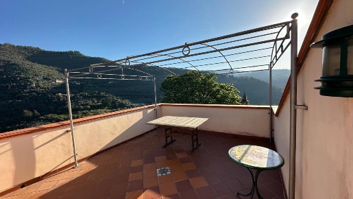 Foto Villa singola in costiolo, Prelà di 285 m² con 8 locali in vendita