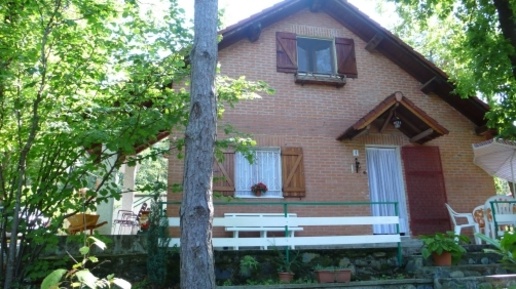 Foto Villa singola a Pareto Centro di 70 m² con 5 locali in vendita