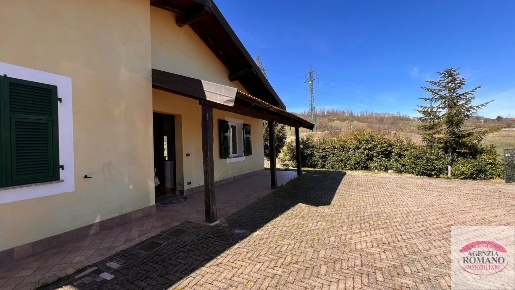 Foto Villa unifamiliare in Via Giaccheri 19, Mioglia di 133 m² con 7 locali