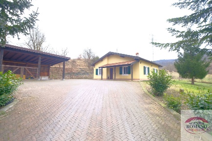 Foto Villa unifamiliare in Via Giaccheri 18, Mioglia di 133 m² con 7 locali