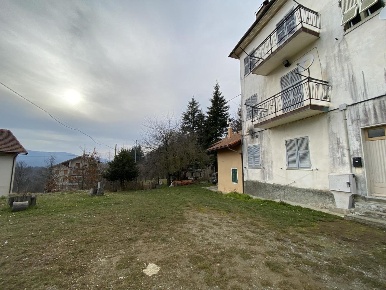 Foto Appartamento in Via Vassuria 1, Urbe Vara Superiore di 80 m²