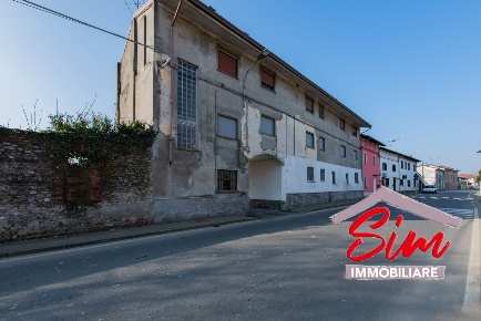 Foto Appartamento in Via Vittorio Emanuele II 29, Vicolungo di 270 m²