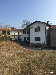 Foto Appartamento a Pareto Centro di 160 m² con 6 locali in vendita