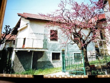 Foto Villa singola a Ponzone di 150 m² con 9 locali in vendita