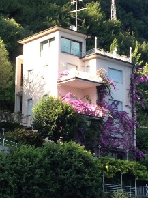 Foto Villa unifamiliare in Via Spluga  54, Argegno Centro di 451 m²