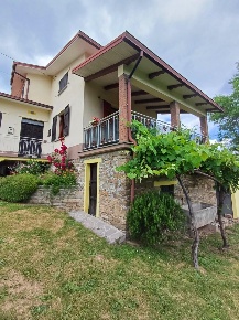 Foto Villa singola a Valmozzola di 182 m² in vendita