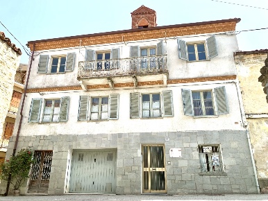 Foto Appartamento in Via Lorenzo Bruno 911, Murazzano Centro di 287 m²