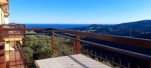 Foto Appartamento in Via Don Sasso, Civezza di 60 m² con 3 locali