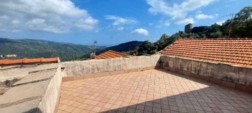 Foto Appartamento in Valloria, Prelà di 100 m² con 3 locali in vendita