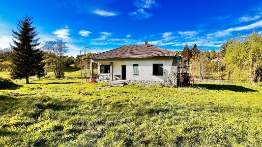 Foto Villa unifamiliare in Via Quai 6, Urbe Monta di 152 m² con 6 locali