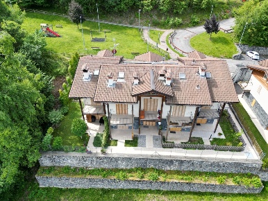 Foto Appartamento in Via Aliprandi 18, Laino di 65 m² con 4 locali