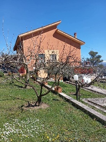 Foto Villa bifamiliare in Via Dei Villini 18, Vallinfreda di 120 m²