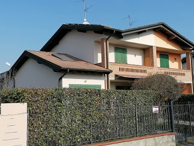 Foto Villa a schiera in Via CAMPAZZI 14, Torlino Vimercati di 160 m²