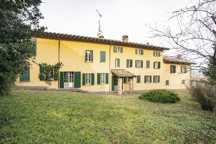 Foto Villa singola in Via SCAZZOLINO 3, Rovescala Centro di 550 m²