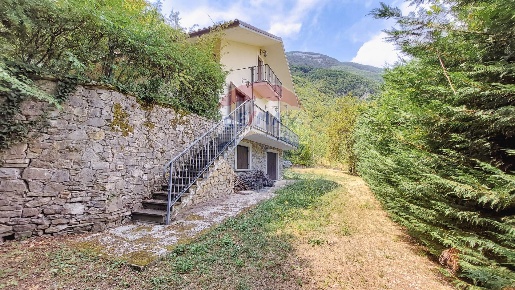 Foto Villa singola in C/DA VERSANTE AL BOSCO, Carpineto della Nora Fratte