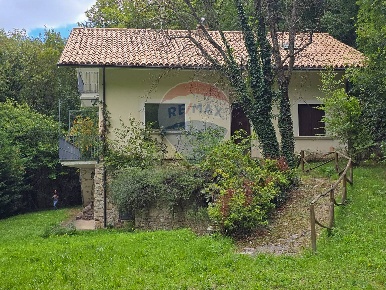 Foto Villa singola in C/DA VERSANTE AL BOSCO, Carpineto della Nora Fratte