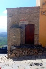 Foto Appartamento a Guardia Perticara di 130 m² con 7 locali in vendita