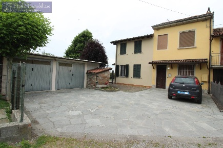 Foto Appartamento in Frazione Poma', Robecco Pavese di 110 m² con 3 locali