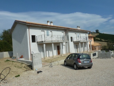Foto Villa a schiera a Cossignano di 99 m² con 5 locali in vendita